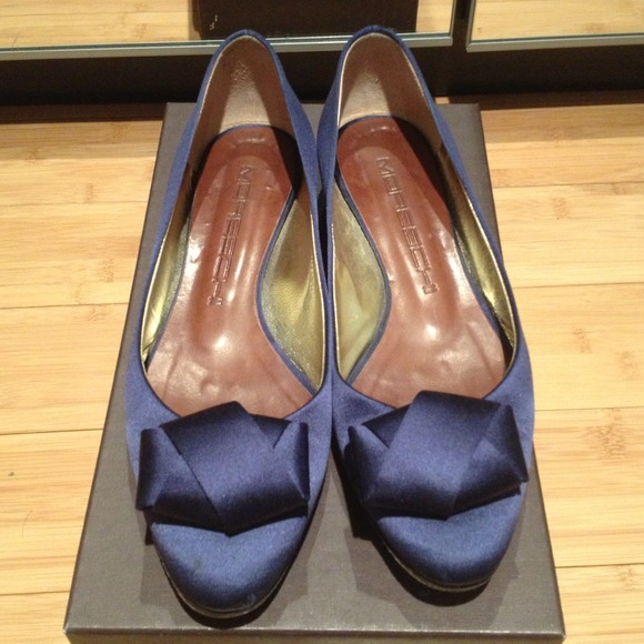 Moreschi Flat with Folded Bow - Picture 1 of 4