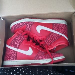$45 through paypal!! ✅ NWOT - red hightop nikes
