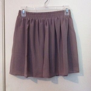 💢SOLD💢New taupe chiffon skirt