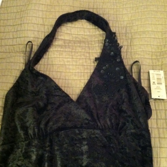 Embellished Dressy Halter Top . Size M NWT - Picture 3 of 3