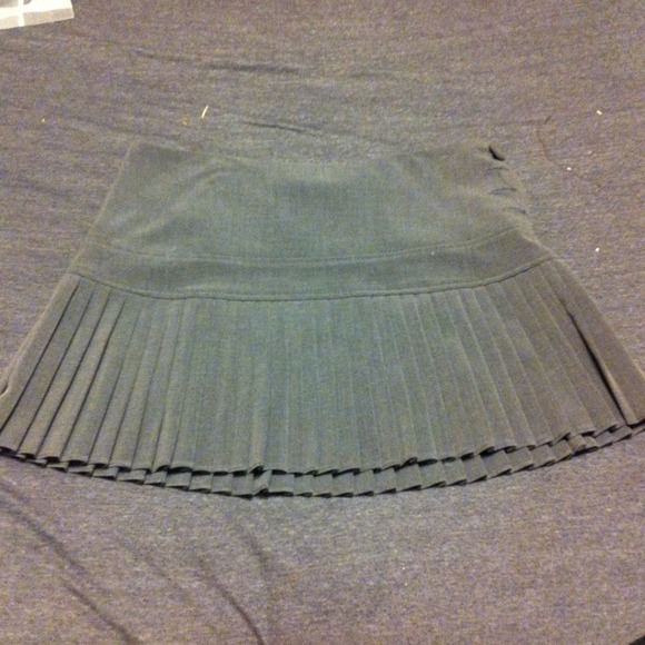 Size S/M Necessary Objects gray pleated skirt