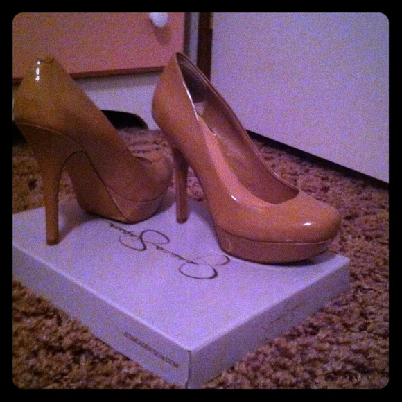 Jessica Simpson Shoes - Jessica Simpson nude pumps😍