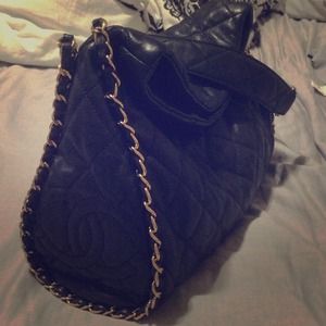 ❌SOLD❌ AUNTHENTIC Chanel Chain Me Hobo ❌SOLD❌