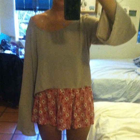 Brandy Melville Bell Sleeved Crop Top