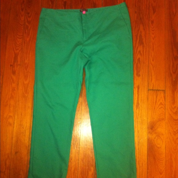 ***SOLD***Green Vince Camuto size 14 pants - Picture 4 of 4