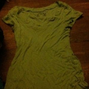 Green v neck t