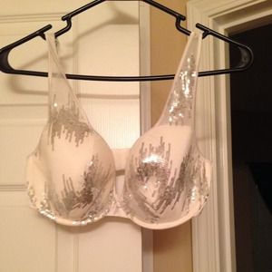 VS bras matching set