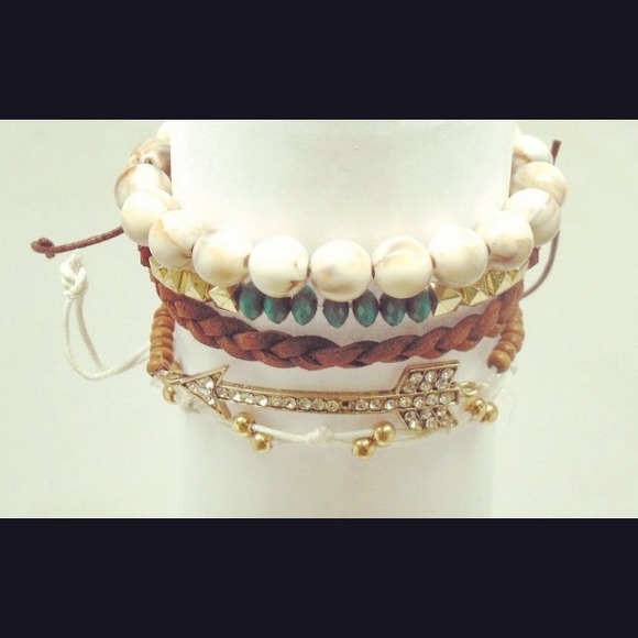 Jewelry - {SALE} Boho bracelet w/multi layers  gorgeous