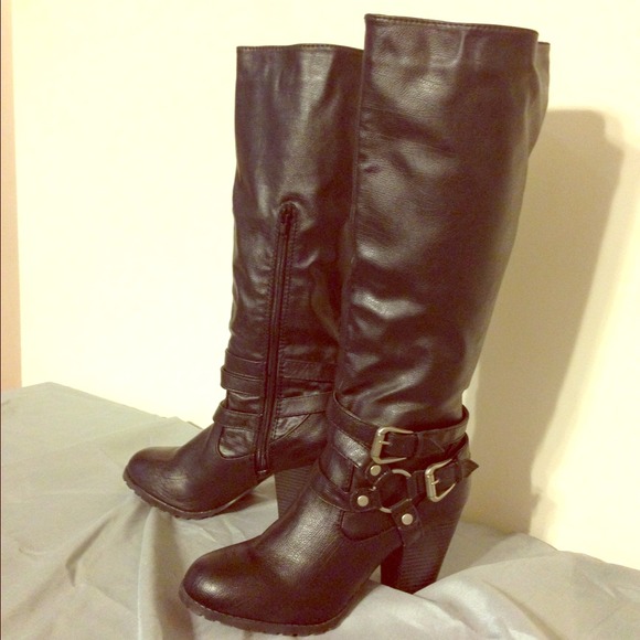 Adorable boots!! - Picture 1 of 4