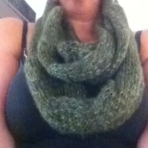 Hunter green infinity scarf $15