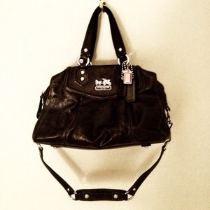 BLACK LEATHER COACH BAG