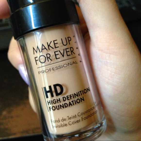 SOLD IN BUNDLE 🎉 MAKE UP FOR EVER HD Foundation - Picture 1 of 2