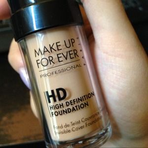 SOLD IN BUNDLE 🎉 MAKE UP FOR EVER HD Foundation