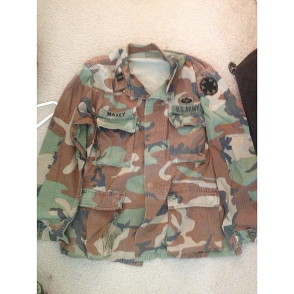 ❌❌SOLD❌❌Camo Jacket