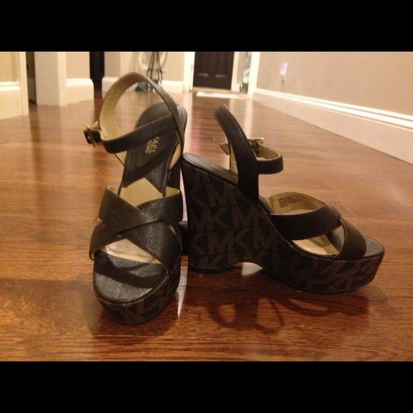 SOLD ❌❌Michael Kors Wedges❌❌SOLD - Picture 2 of 2