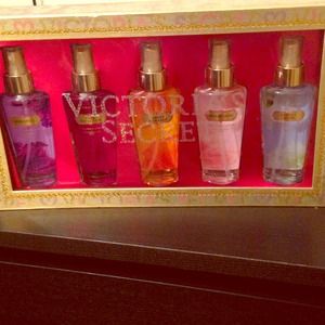 ⭕Sold ⭕️ Victoria secret body mist