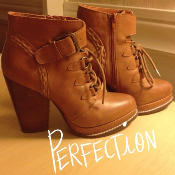 Seychelles Boots - SOLDSeychelles Shenanigans Leather Lace Up Booties