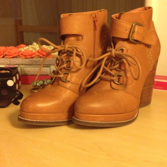 SOLDSeychelles Shenanigans Leather Lace Up Booties - Picture 2 of 3