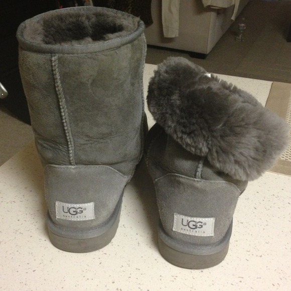 UGG Boots - 💯Authentic UGG Boots in Grey