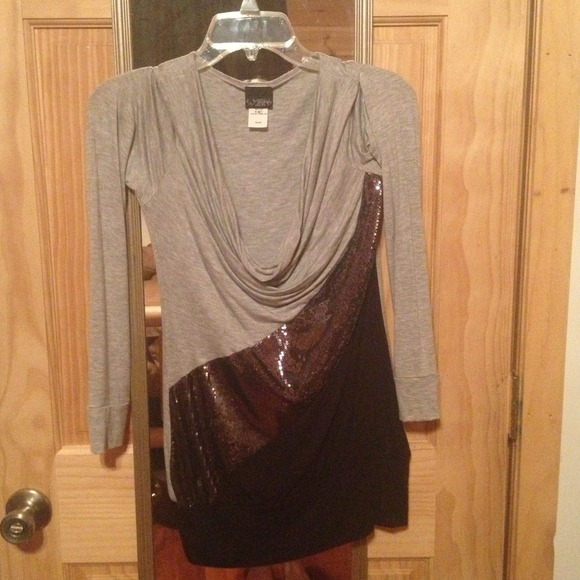 Shirt - Picture 1 of 3