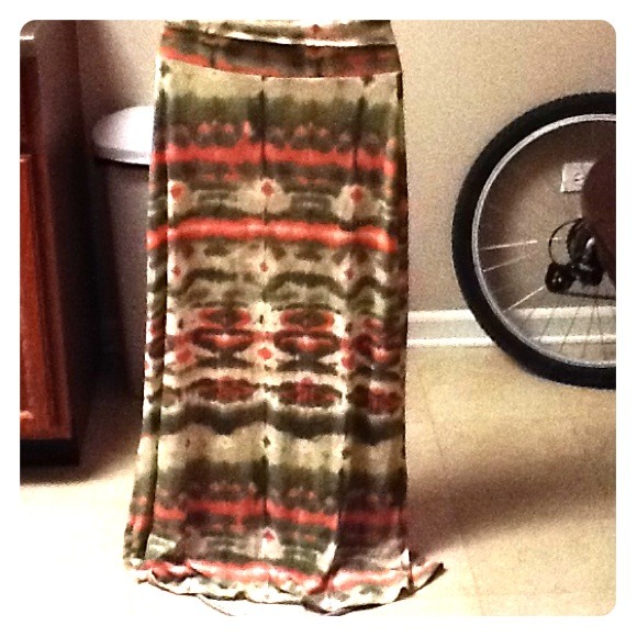 Maxi skirt. To long for me. - Picture 1 of 3