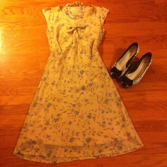 Floral dress with bow