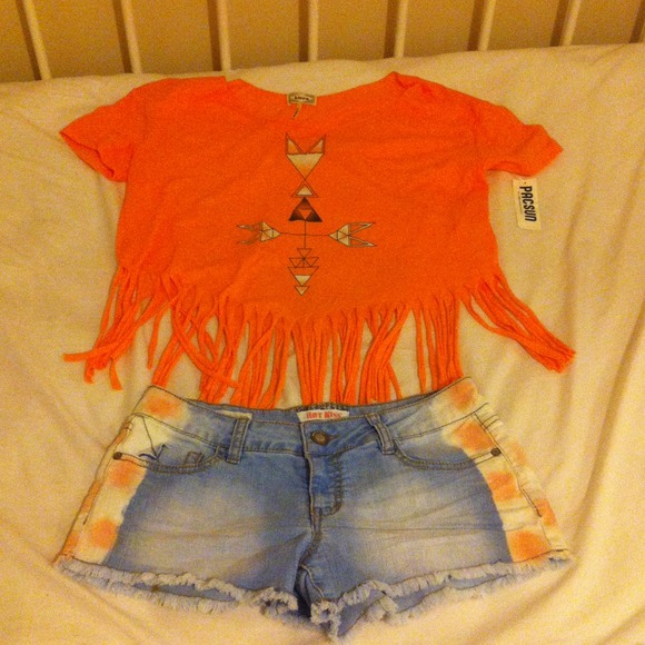 Orange cropped top with short