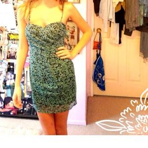 GORGEOUS floral dress!