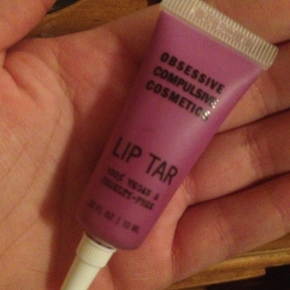 Occ lip tar in hoochie.  🔴Sold🔴