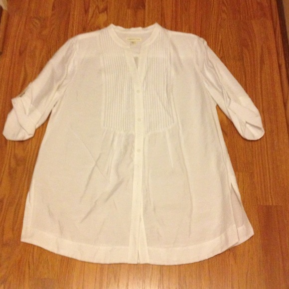 White silky top SOLD
