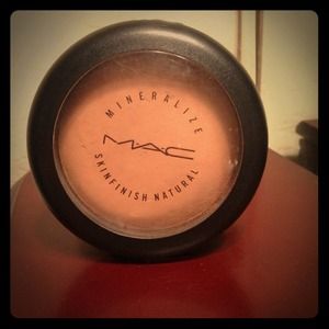 (ON HOLD) 💯MAC mineralizer skin finish powder