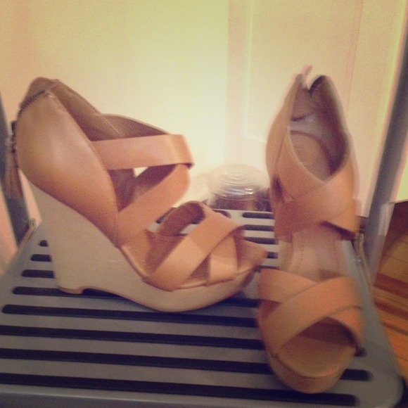 NEW! True Religion nude wedges!