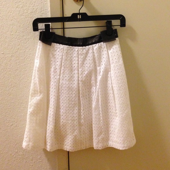 Rebecca Minkoff Dresses & Skirts - Rebecca Minkoff white eyelet & leather skirt sZ 2