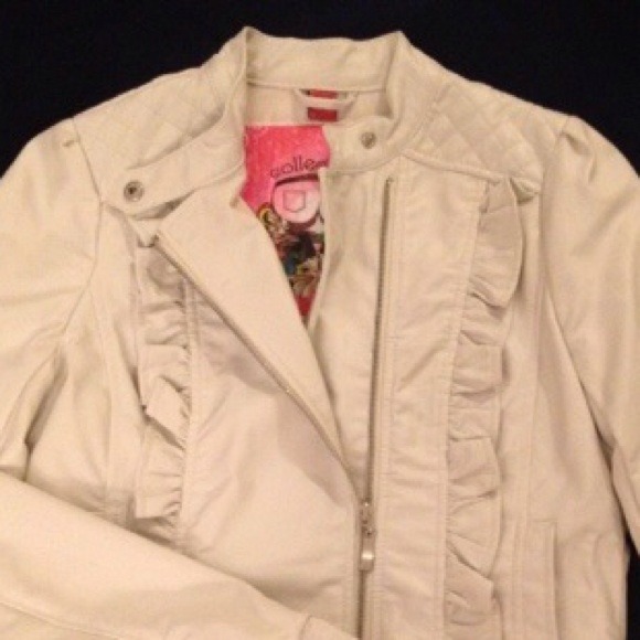 💓Host Pick 💓 White Faux Leather Jacket - Picture 2 of 3