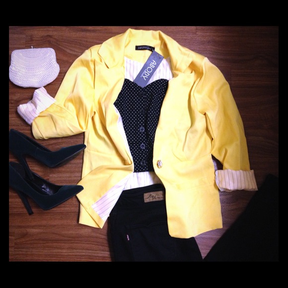 ✋Reserved! Yellow Blazer