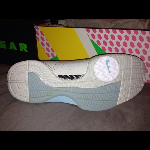 Nike Back To The Future Hyperdunks - Picture 3 of 4