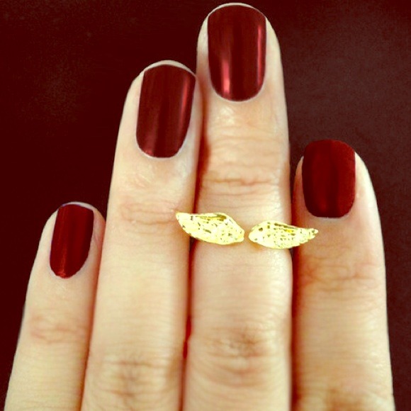 Jewelry - SOLD Angel Wings Knuckle Ring Mid Ring Sz 4