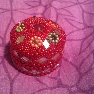 Small jewel box red