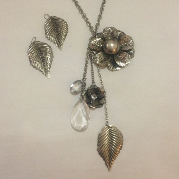 Long necklace and Earring set