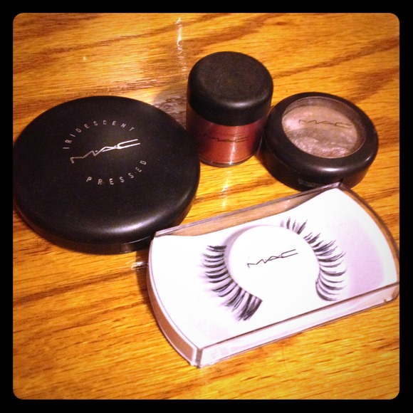 mac cosmetics  Other - MAC Iridescent powder