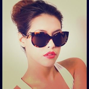 House of Harlow Robyn Sunglasses