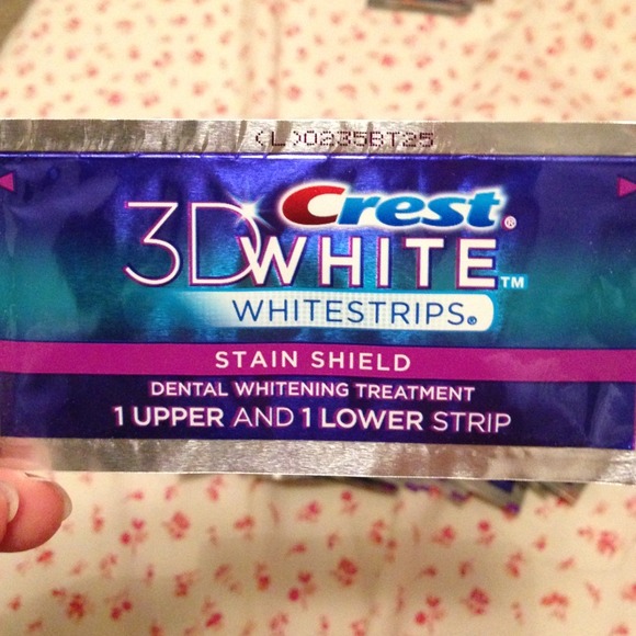 Sold 19 3D Crest WhiteStrips Stain Shield