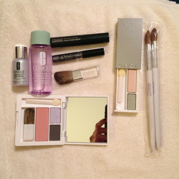 Clinique Accessories - Mixed Bag! Great Bundle!!! Lower Price! Mary017