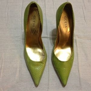 ❗️reduced ❗️New Guess snake skin heels size 8