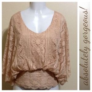 💖New with tags! Gorgeous Beyond Vintage top!