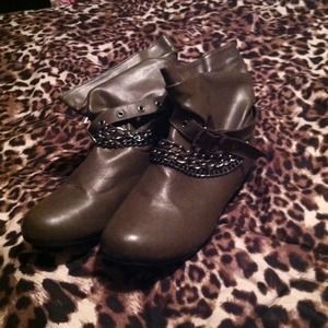 Light brown boots