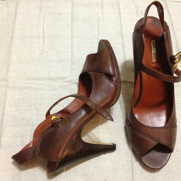 New size 8 1/2 MaxStudio heels