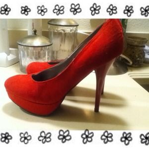 Xhilaration Red Pumps