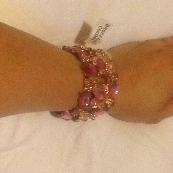 Pink bracelet - Picture 1 of 2