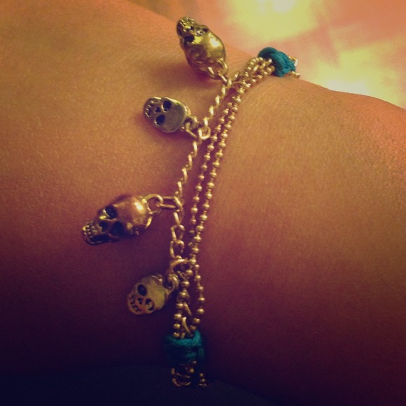 💀Brandy Melville Skull bracelet!!!💫